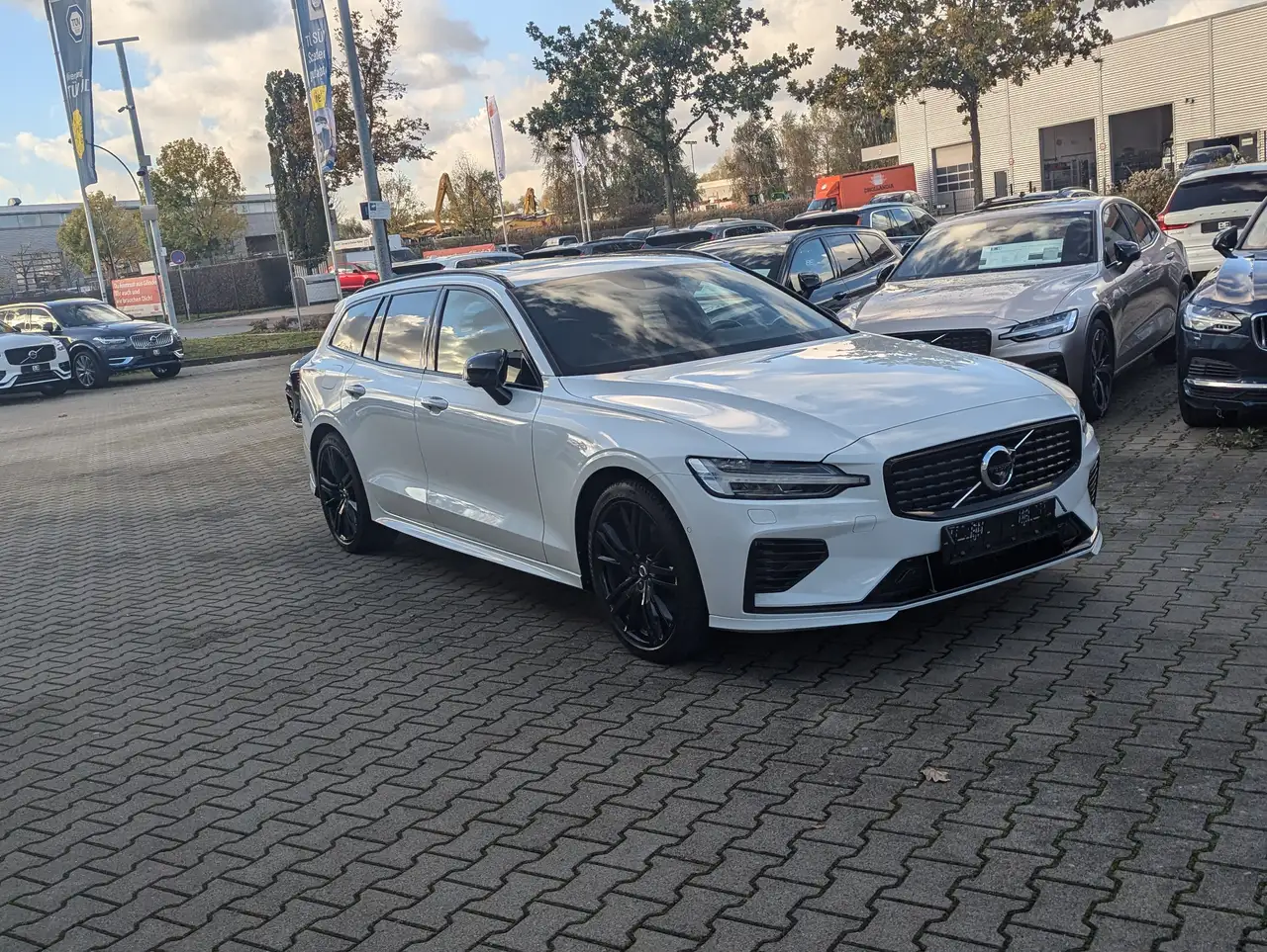 V60T8 Twin Engine AWD R Design Plug-in