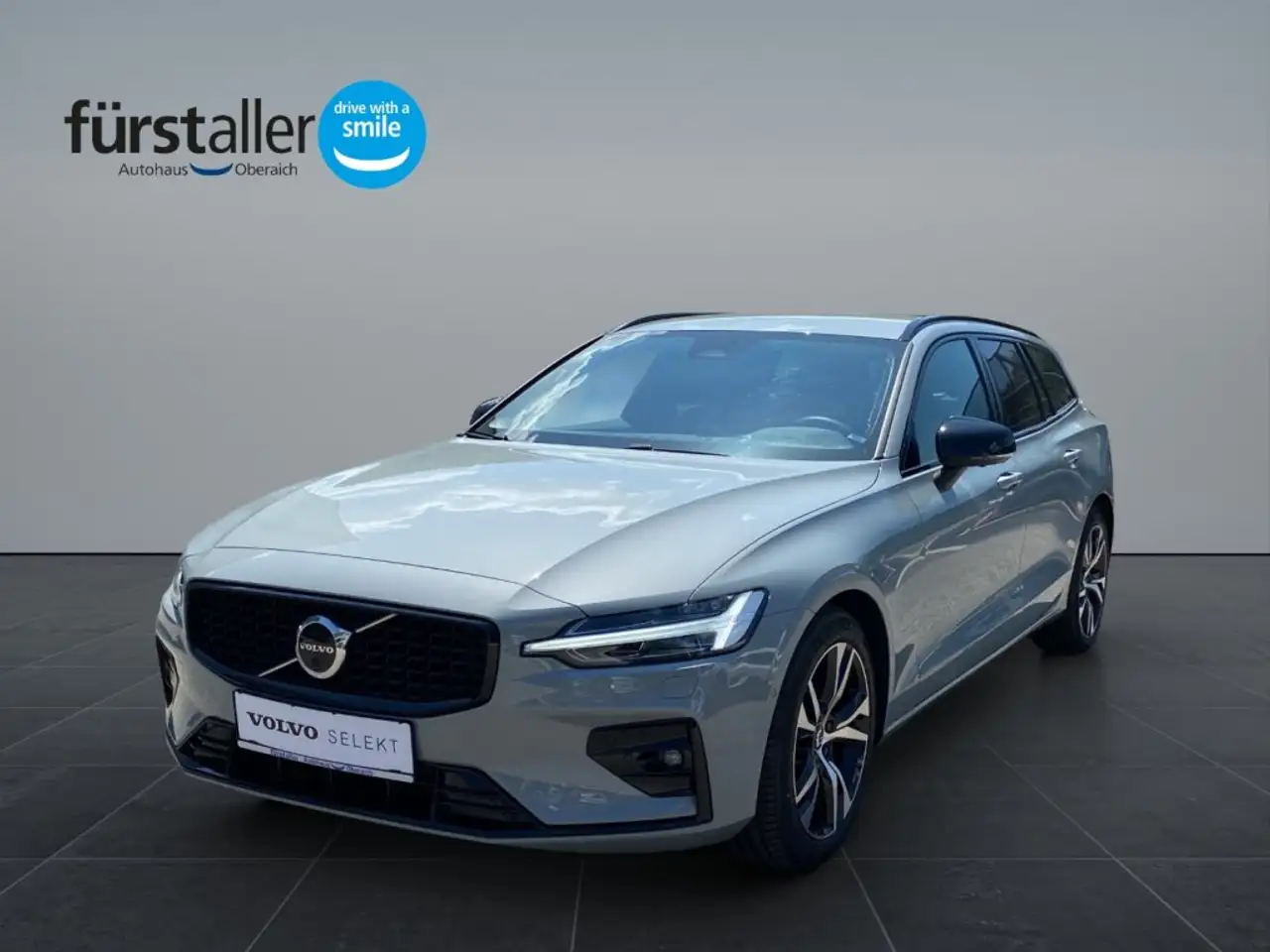 V60Plus, B4 Mild Hybrid, Benzin, Dark