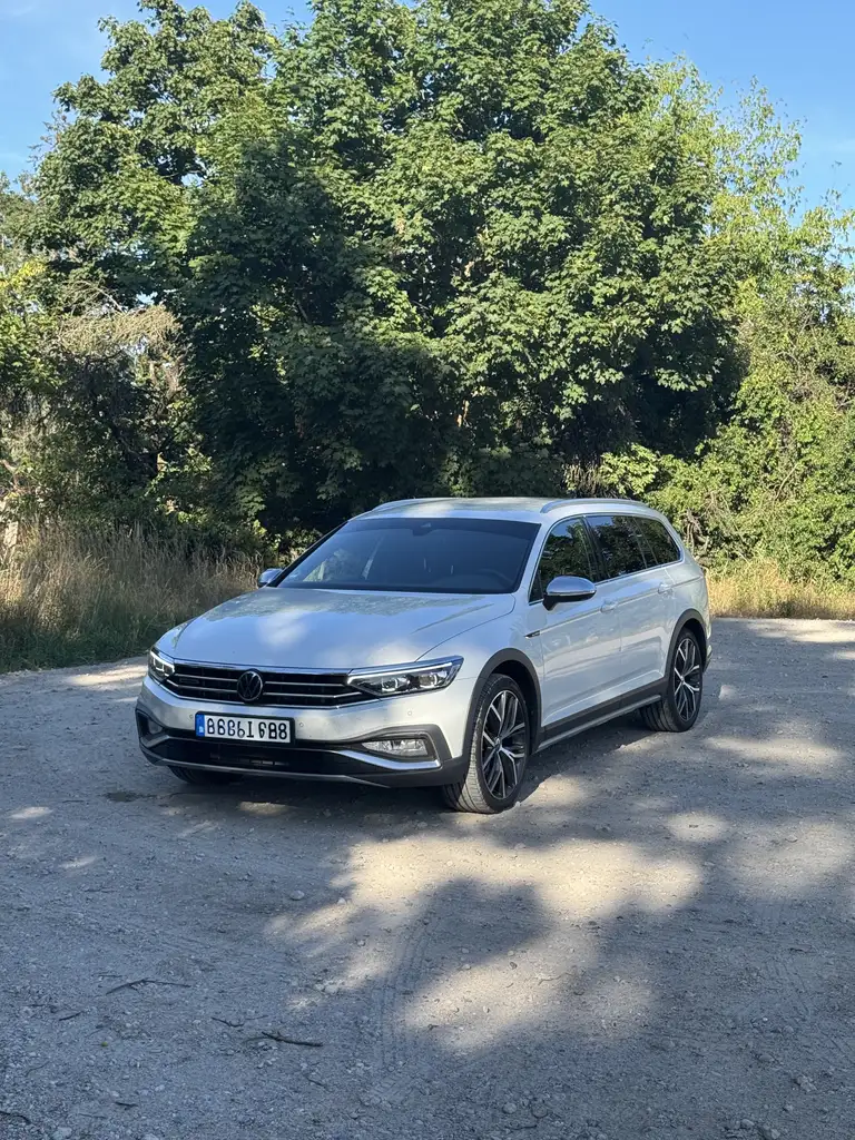 Passat AlltrackVariant 2.0 TDI SCR DSG 4Motion AHK DCC ACC LED