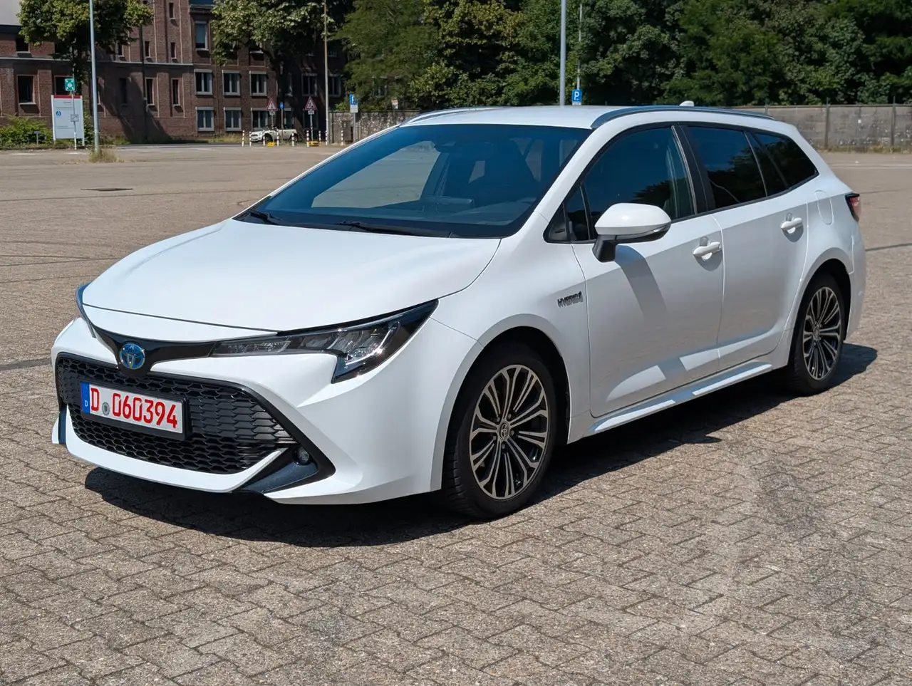 CorollaTouring Sports Hybrid Business Edition