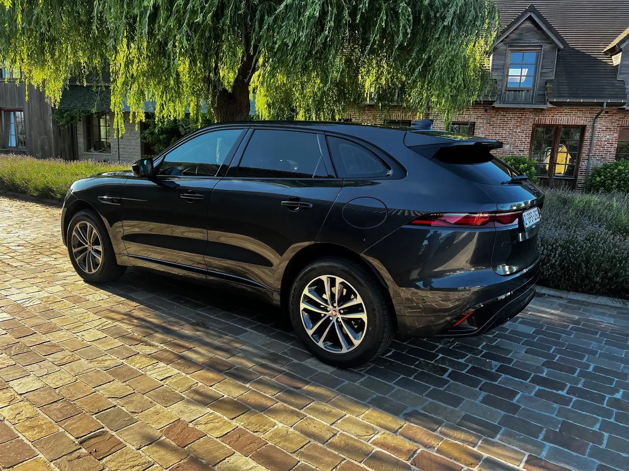 F-PaceF-Pace P400e AWD R-Dynamic HSE