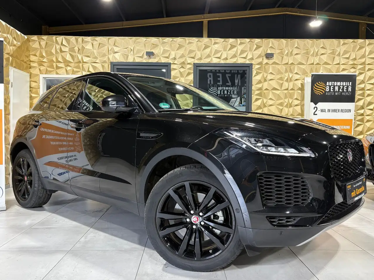 E-PaceE-PACE S AWD/NAVI/KAMERA/APPLE/TOTWINKEL/SHZ