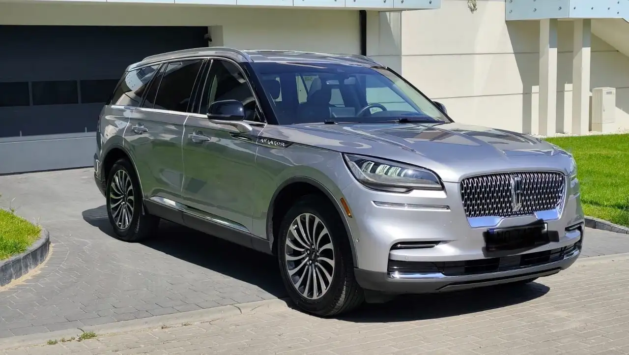 Navigator3,0L V-shaped  GT-DI - Turbo - 7 Sitze