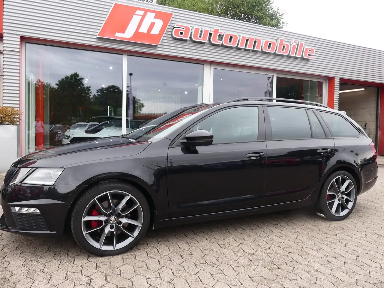 OctaviaCombi RS 4x4 2.0 TDI 1.Hand*AHK*8-fach