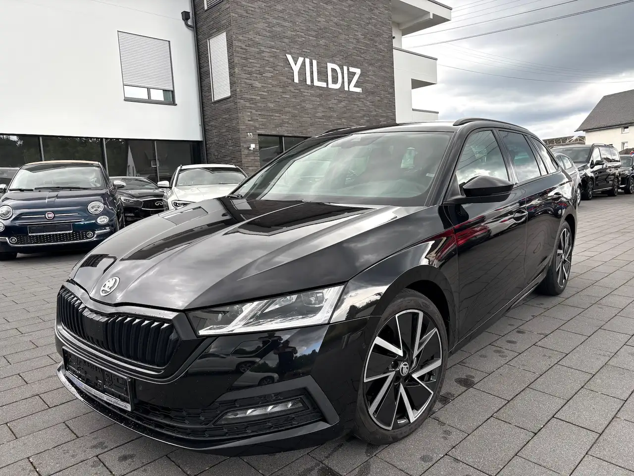 Octavia2.0 TDI DSG SPORT MATRIX HEAD UP KEYLESS
