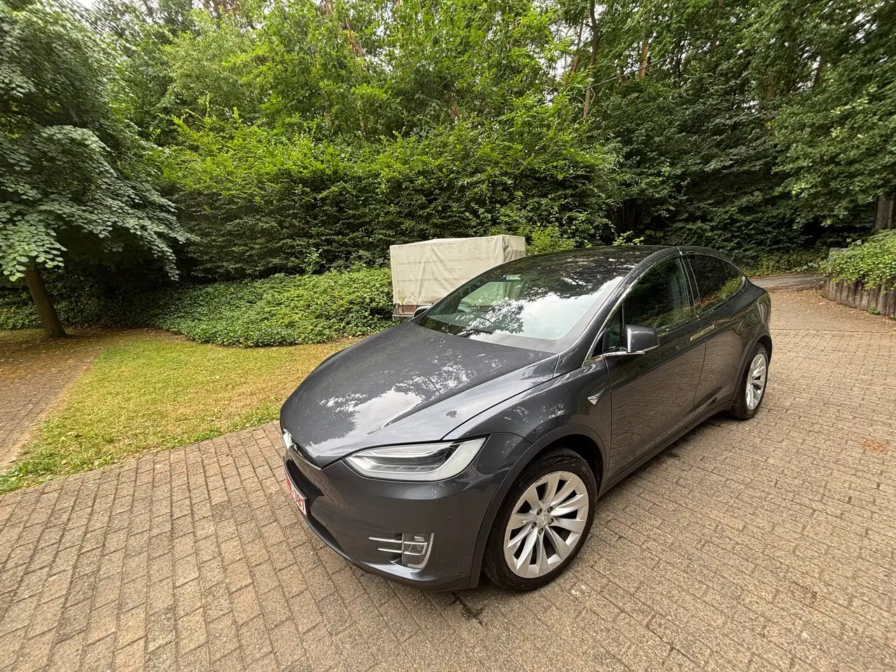 Model XModel X 100D Allradantrieb