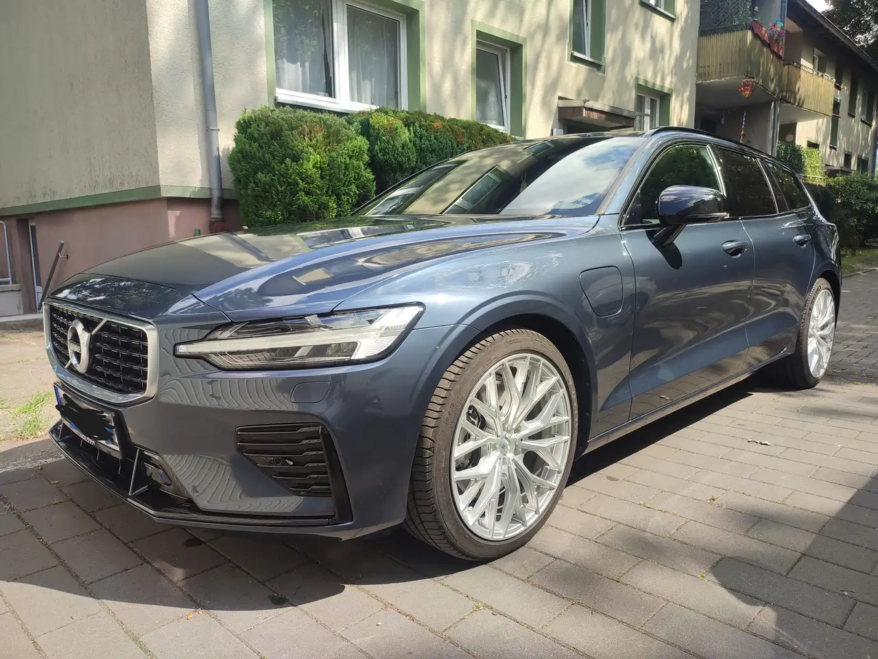 V60V60 Plug-In-Hybrid T6 AWD Twin Engine Geartronic R