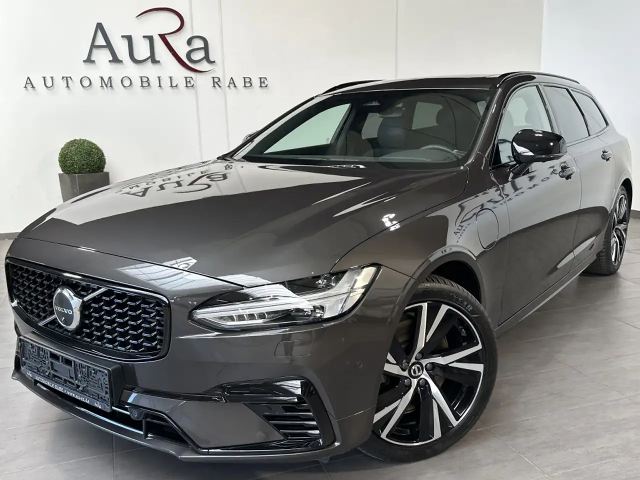 V90T6 AWD Plus Dark NAV+LED+AHK+ACC+360°+PANORAMA