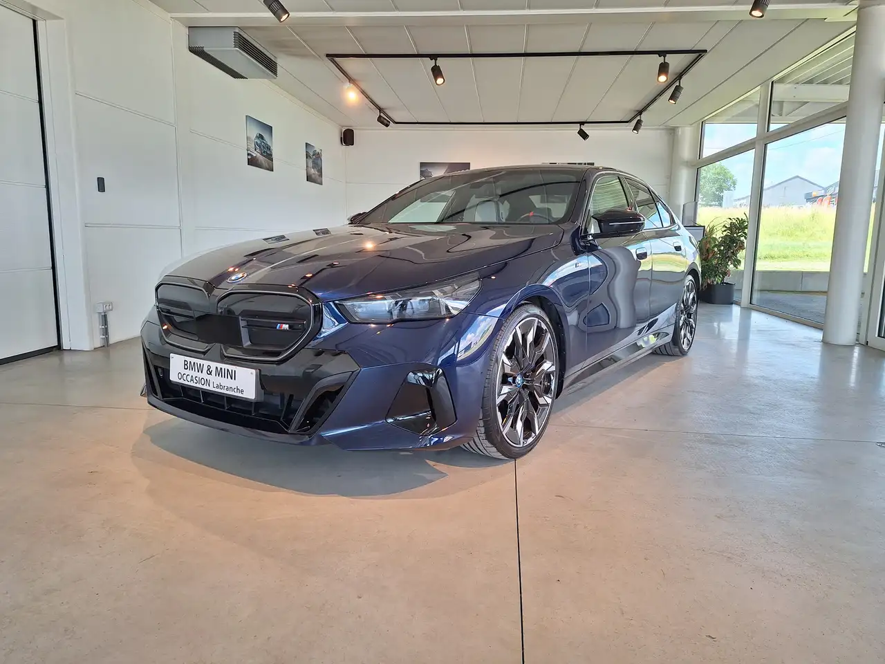 i5i5M60 xDrive /SIEGES VENTILER/ROUES DIRECTRICE