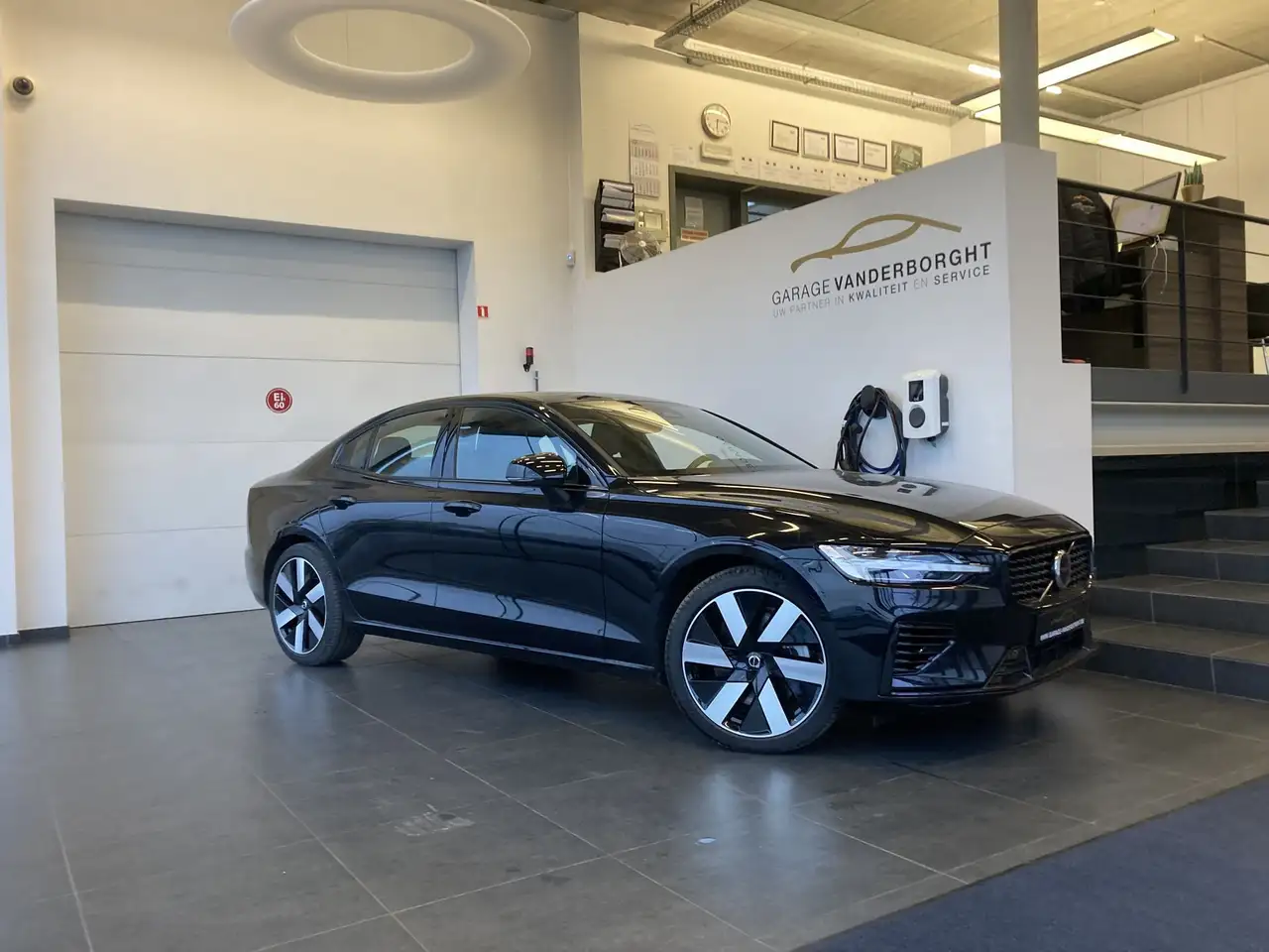 S60ULTIMATE DARK T8 PHEV AWD AUTOMAAT FULL OPTION