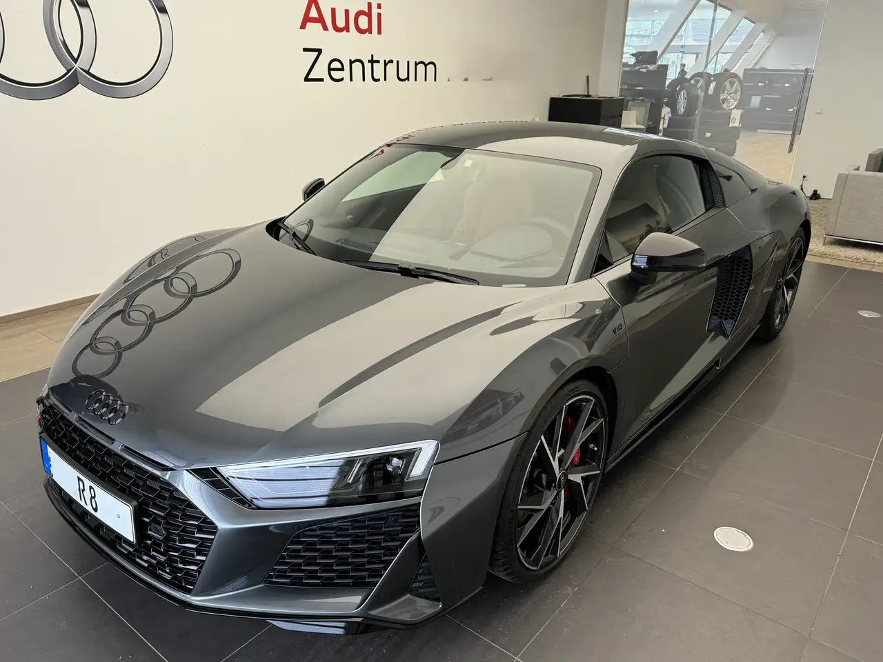 R8V10 performance5.2 RWD B&O Laser Vollleder WIE NEU