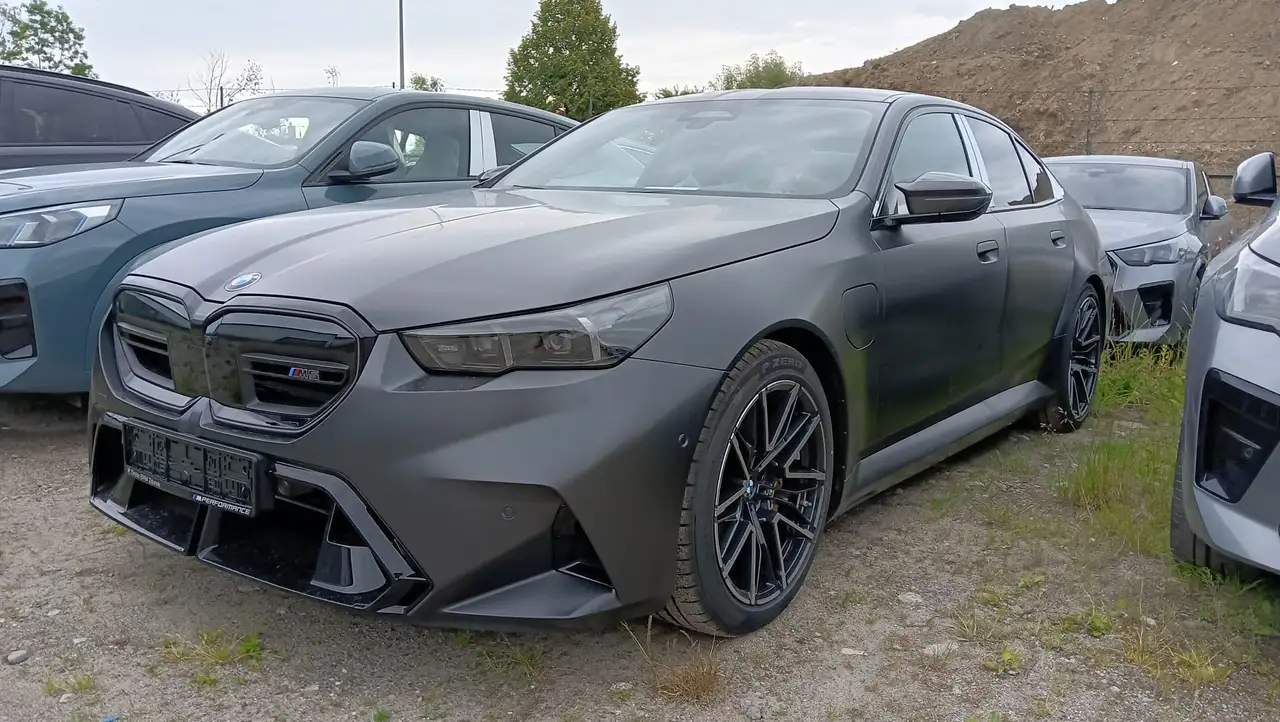 M5ULTIMATE