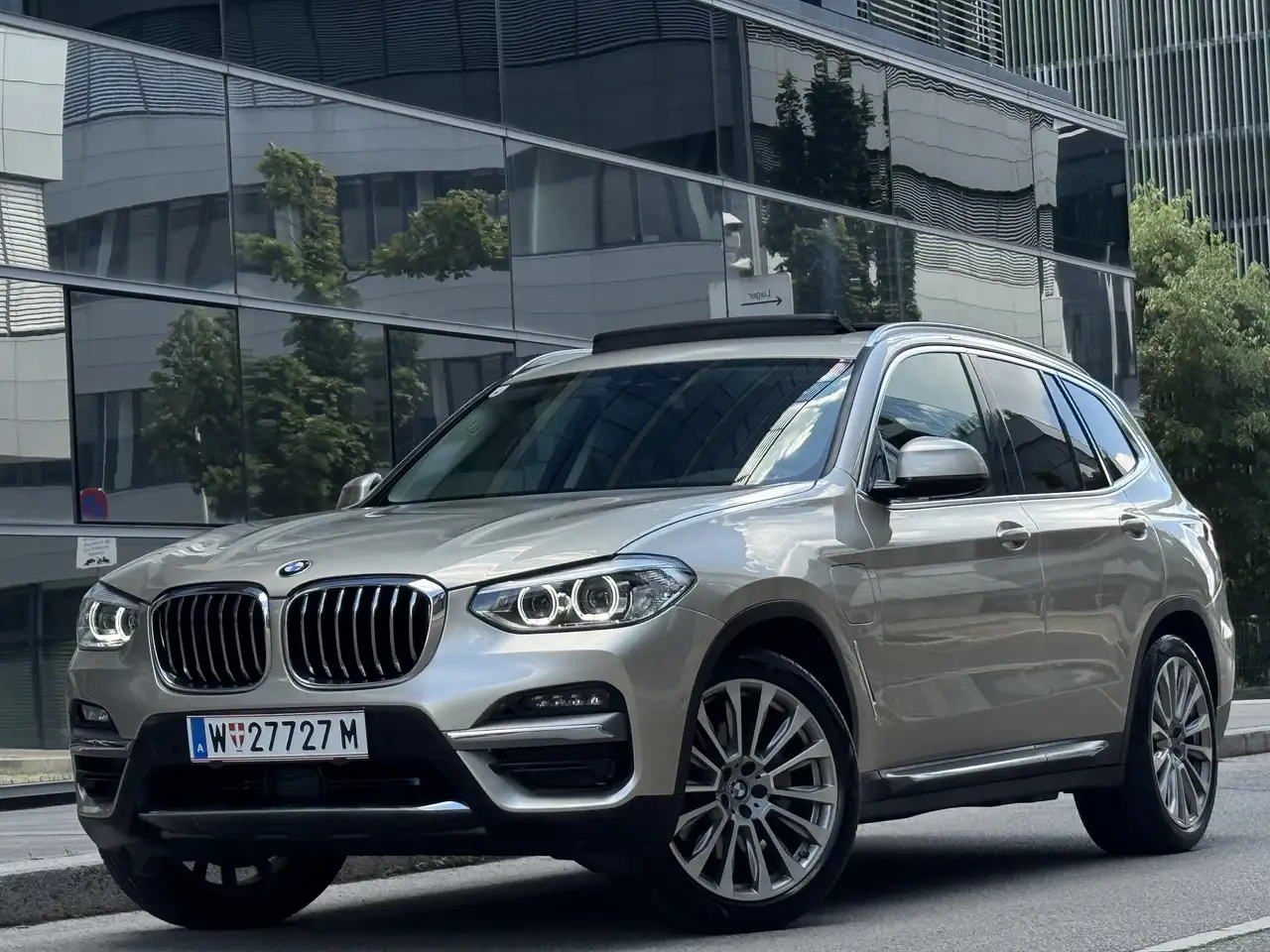 X3xDrive30e PHEV Aut. NUR 50.000 KM / Panorama
