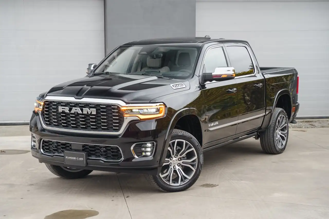 RAM2025 Tungsten € 88900 +LEVEL AIR SUSPENSION