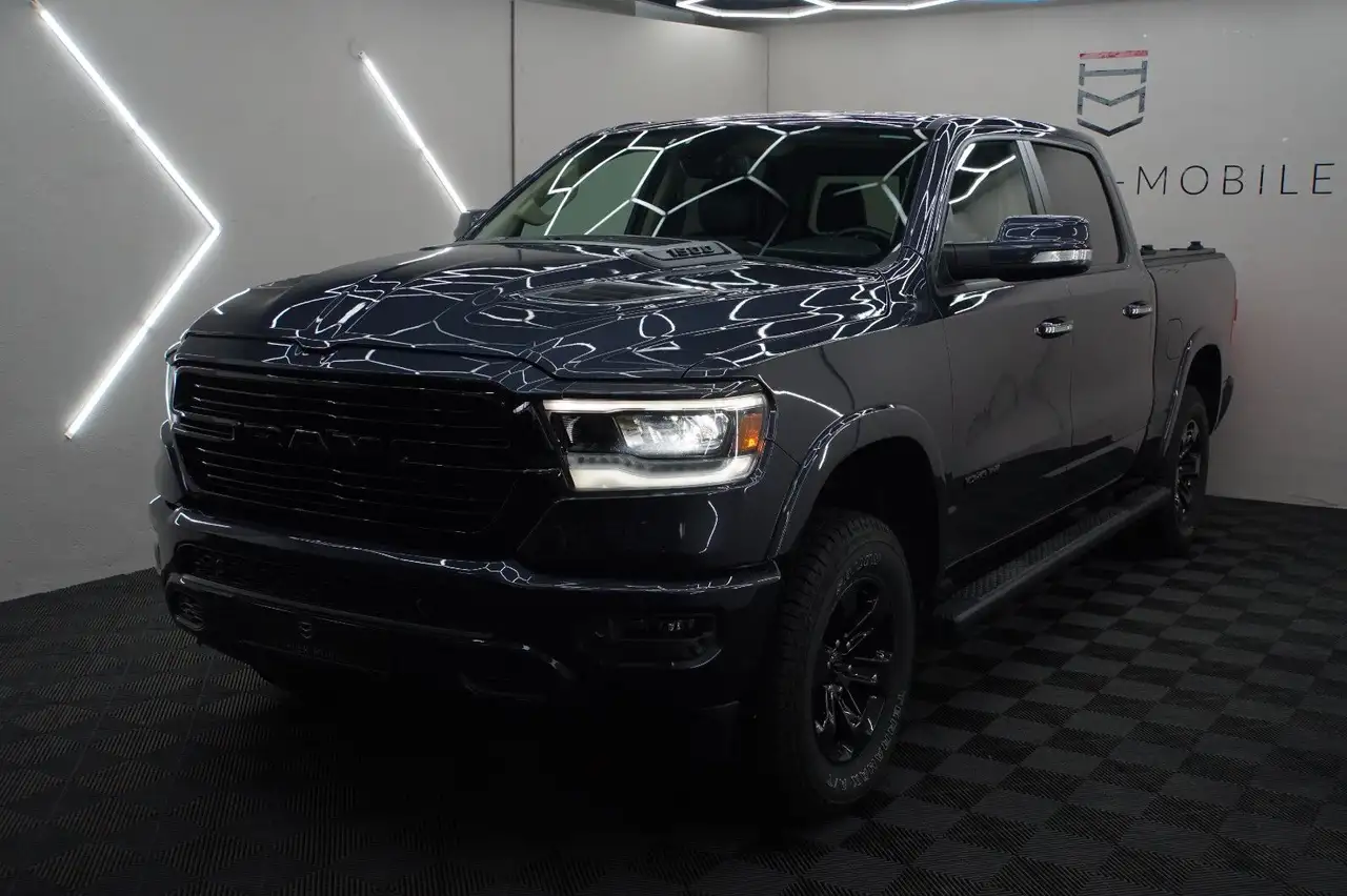 RAM5,7 Hemi Laramie 4x4,12"DisplaySitzlüft+Heiz