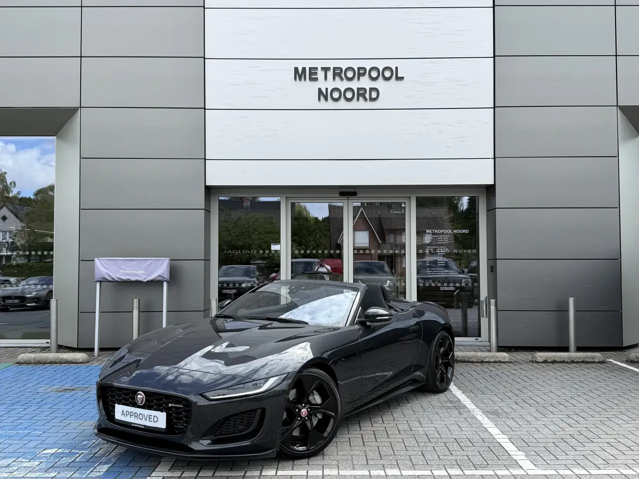 F-TypeR-Dynamic Cabrio