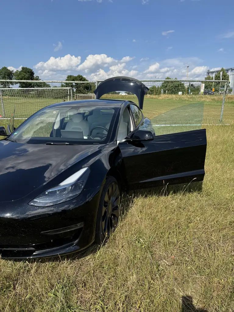 Model 3Mwst ausweisbar Allradantrieb Dual Motor Perform