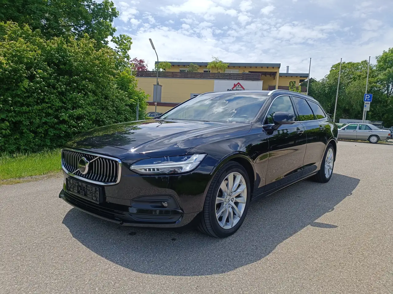 V90B4 Mild-Hybrid * 1.Hand * Top Zustand *Leder AHK