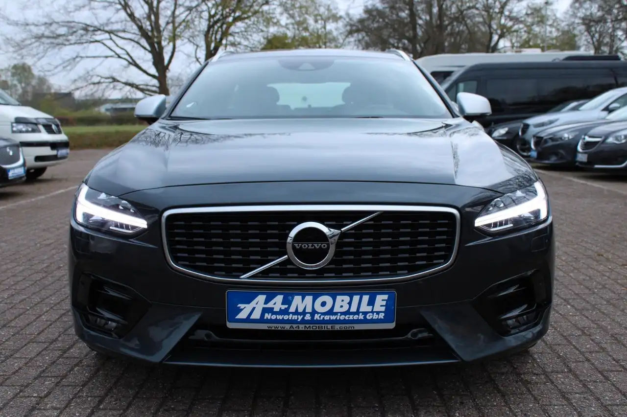 V90D5 R Design AWD LED Navi Keyless ACC
