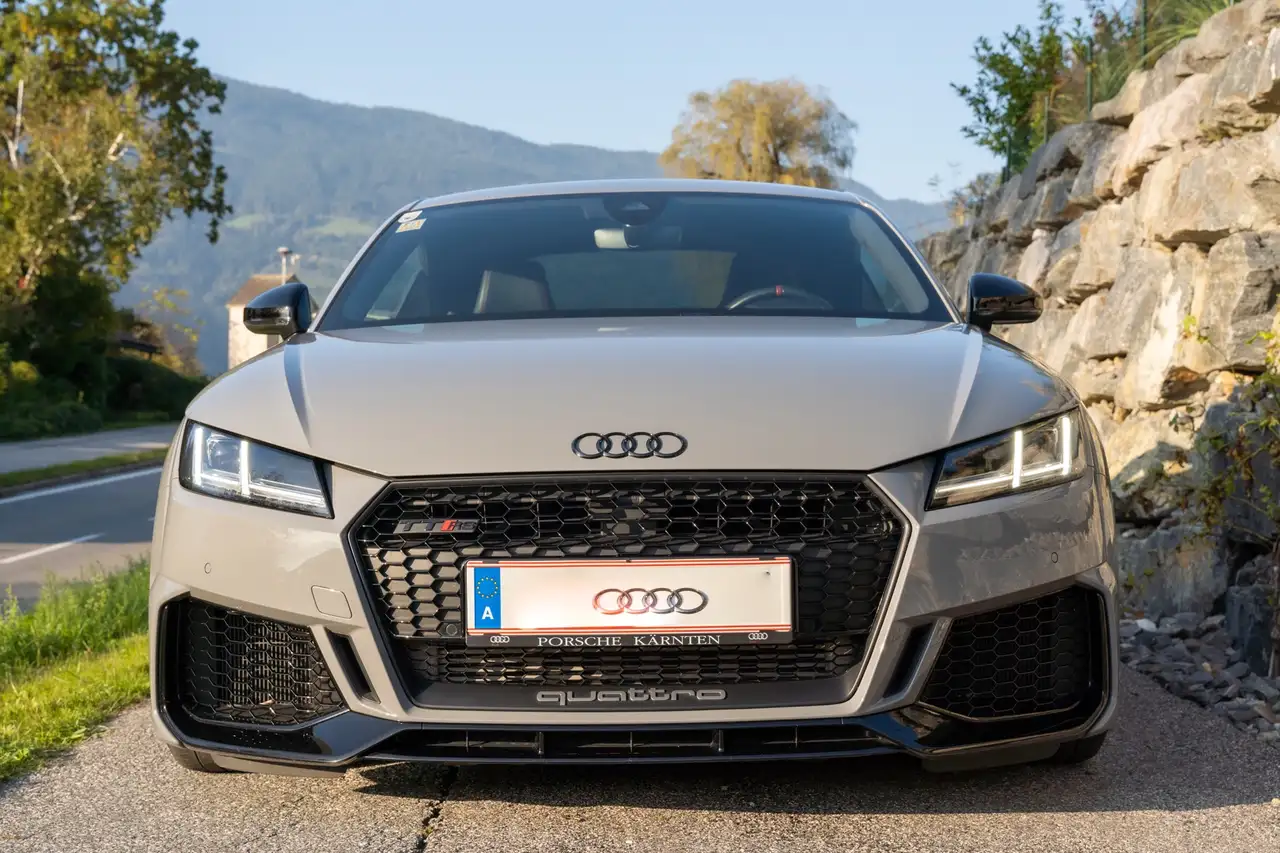 TT RSCoupé S-tronic