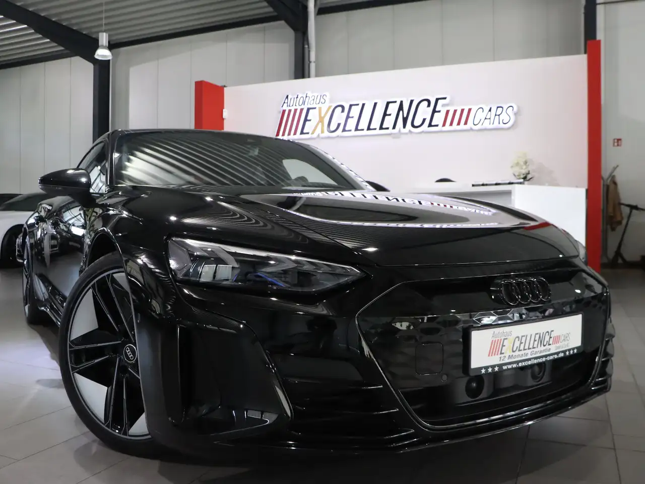 RS e-tron GTRS QUATTRO S-LINE ALL-BLACK CARBON