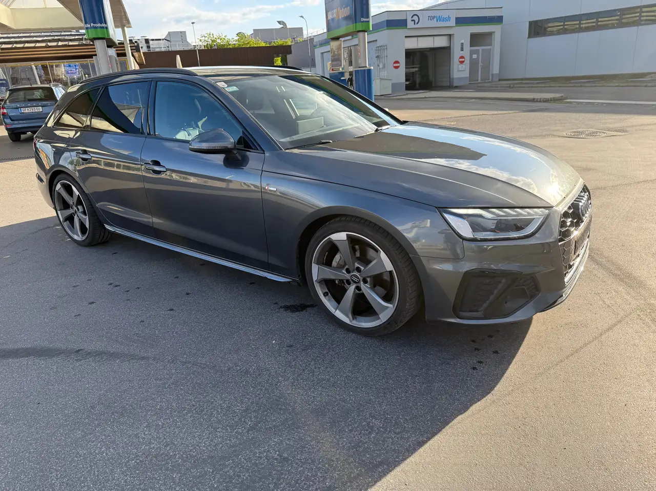 A4A4 Avant 40 TDI quattro S-line S-tronic S-line