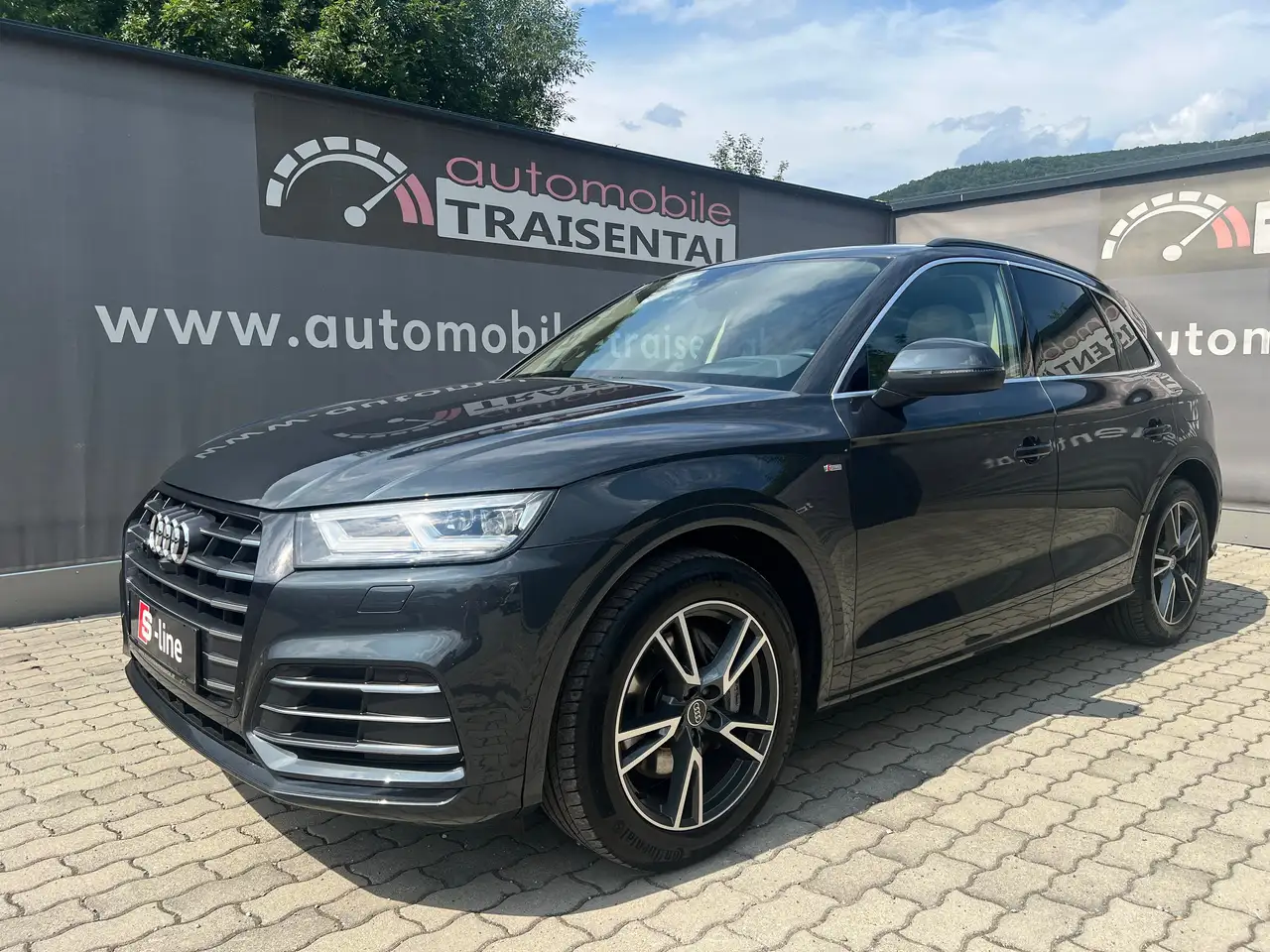 Q555 TFSI e PHEV quattro Sport-Line