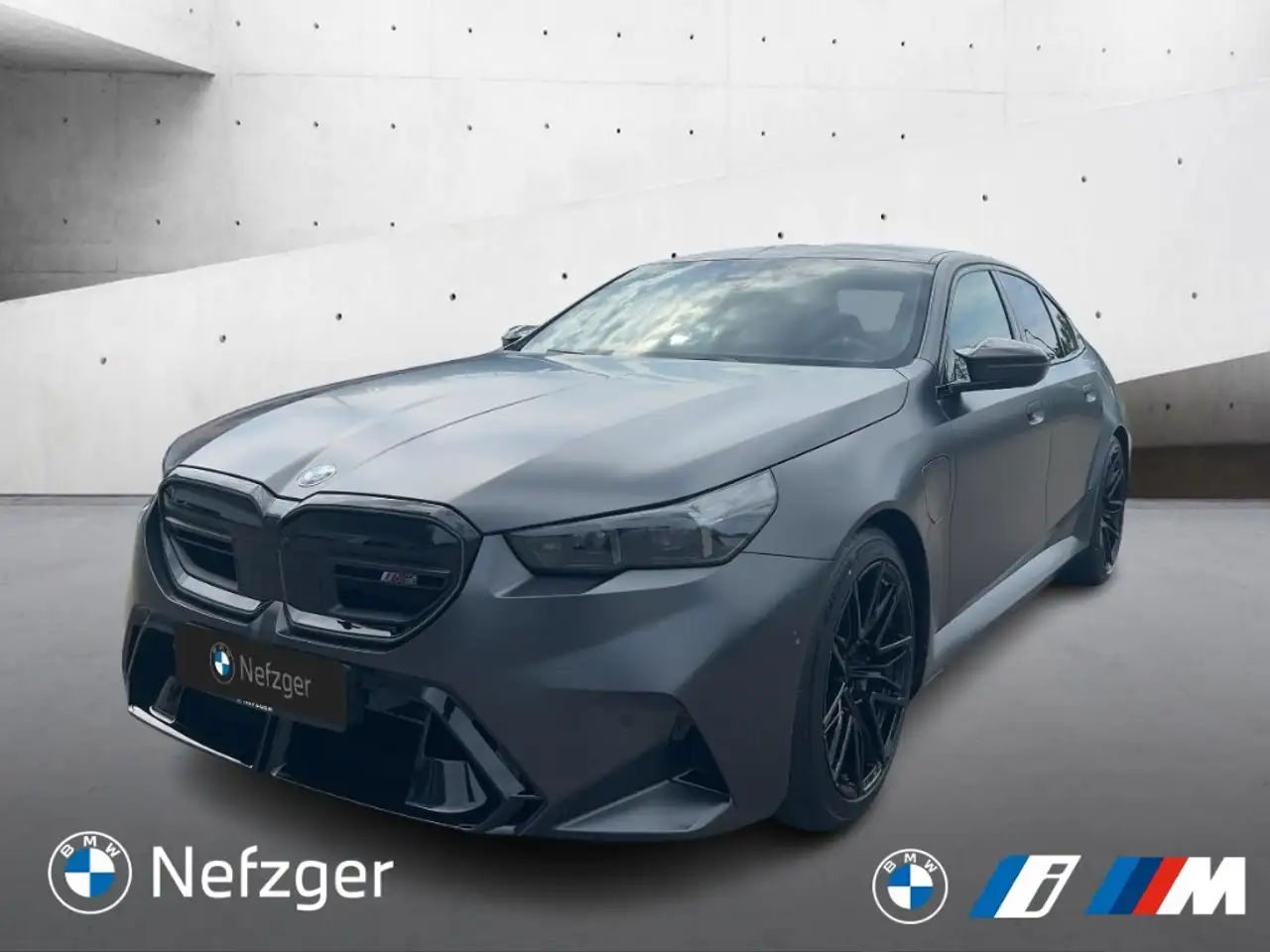 M5Limousine Leder Park-Assist AHK-klappbar B&W HUD