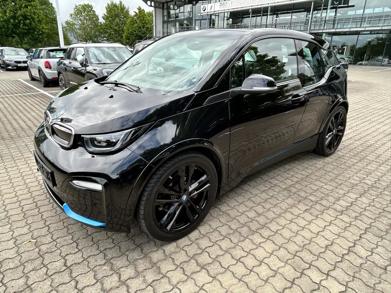 i3i3s (120 Ah) Leder_Glasdach_Navi Prof_Kamera