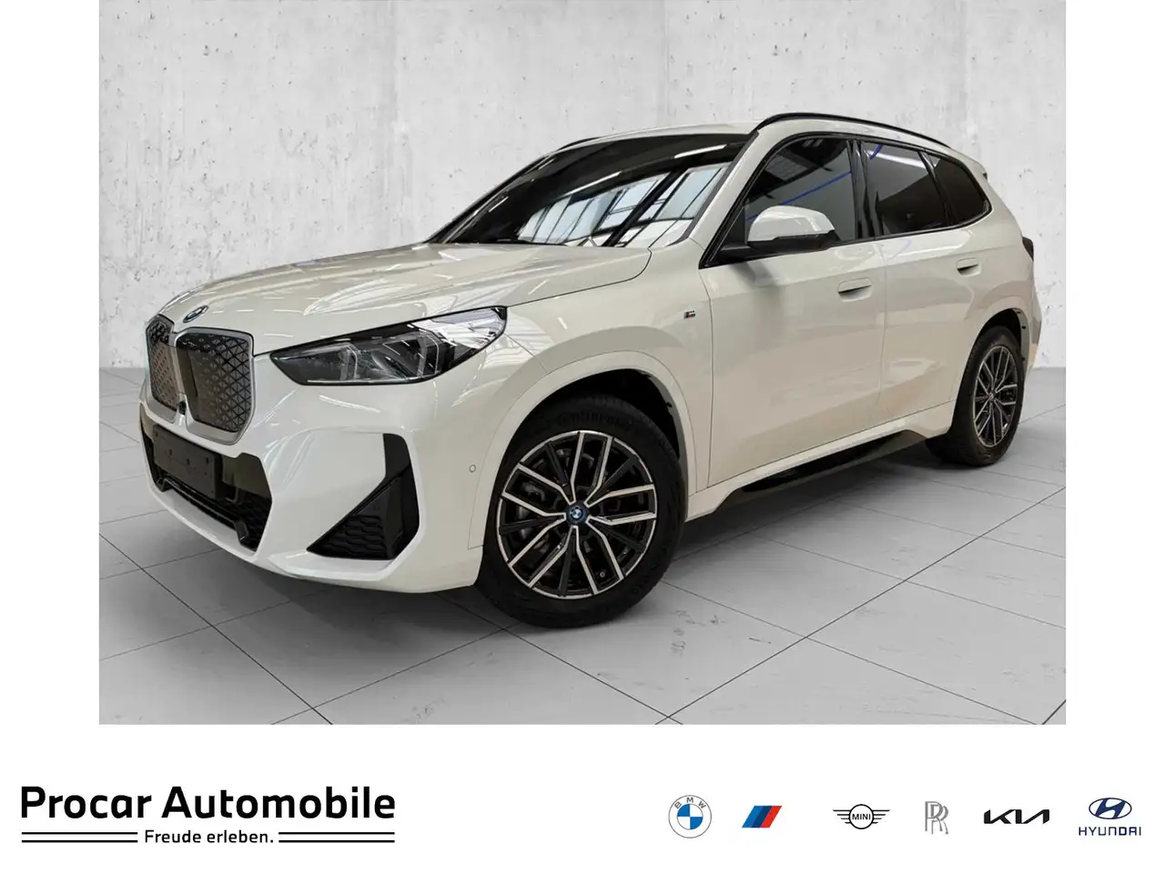 iX1eDrive20 M Sport+HUD+AHK+SHZ+PA+NAVI+LED+uvm.