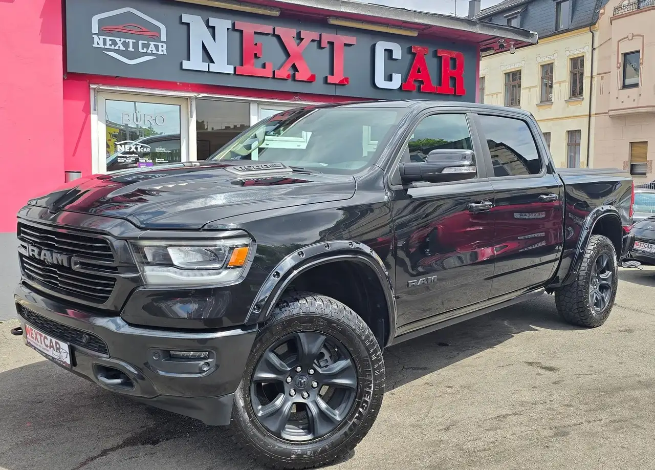 RAM1500 Laramie Crew Cab 4x4|360°|Pano|LPG|6Sit