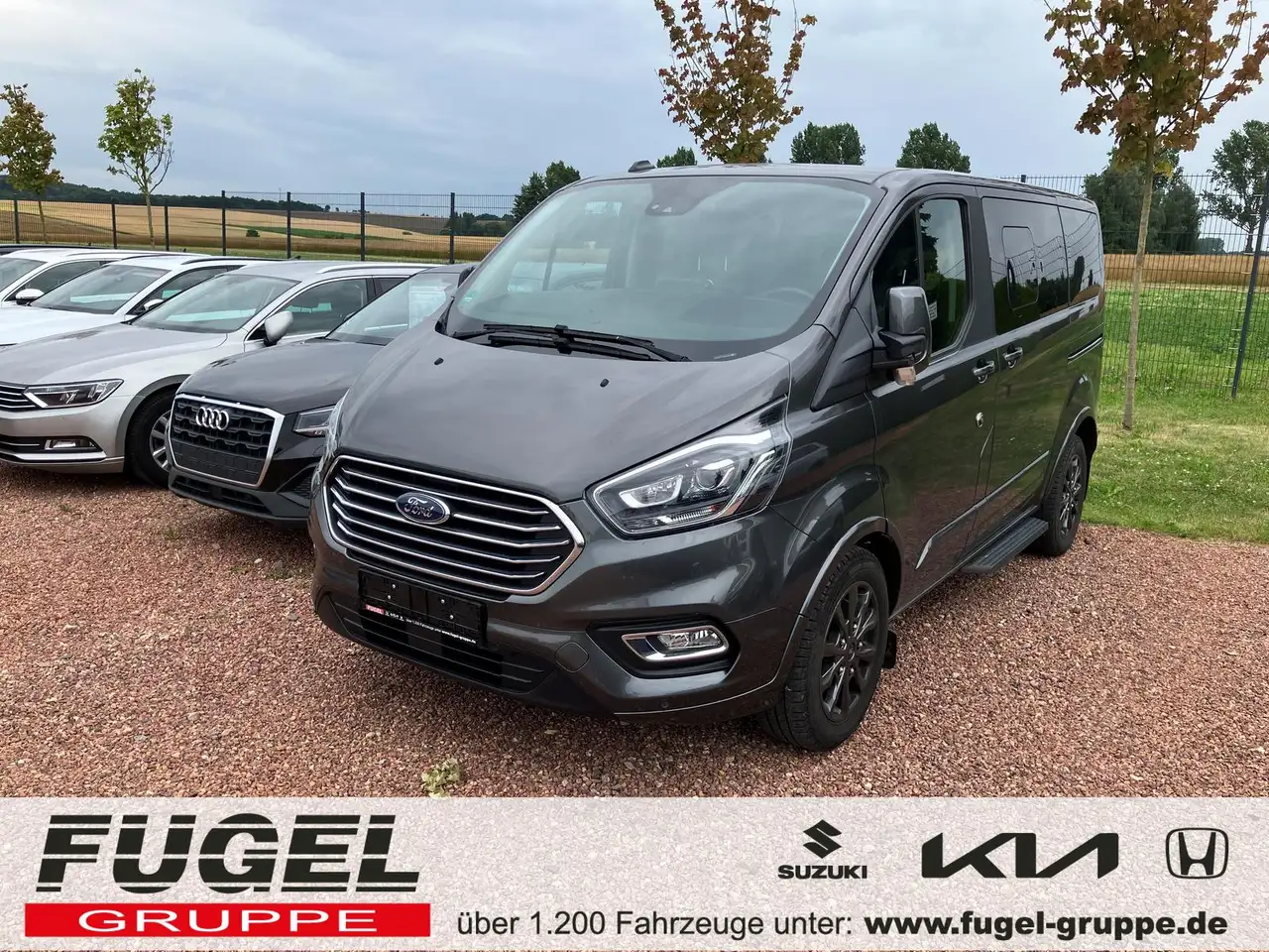 Tourneo CustomTitanium AHK|Xen.|Schiebetüren beids.|Navi|8-Sitze