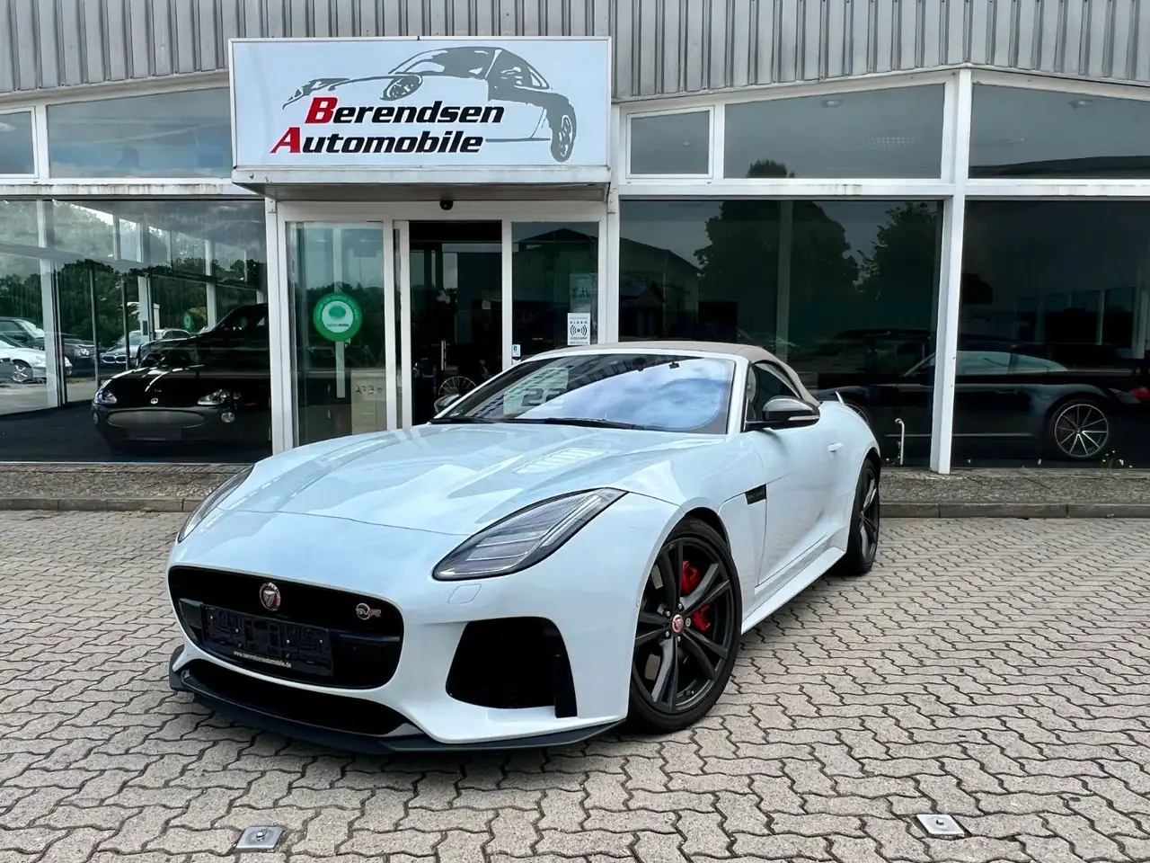F-TypeF-TYPE SVR CABRIO AWD/1.HD/CARBON/MEMORY/KLAPPEN