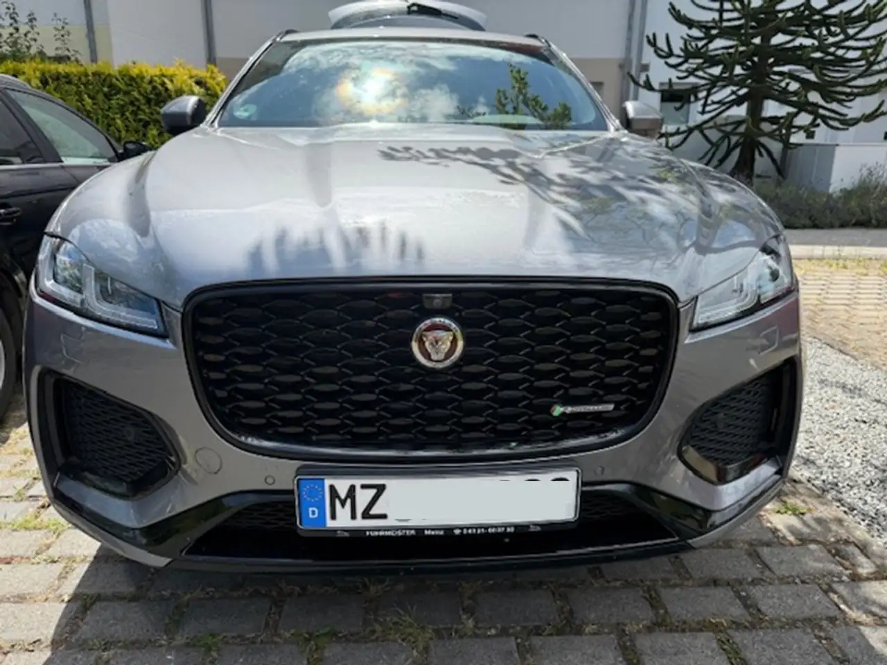 F-PaceF-Pace D200 AWD R-Dynamic S Black Pack AHK
