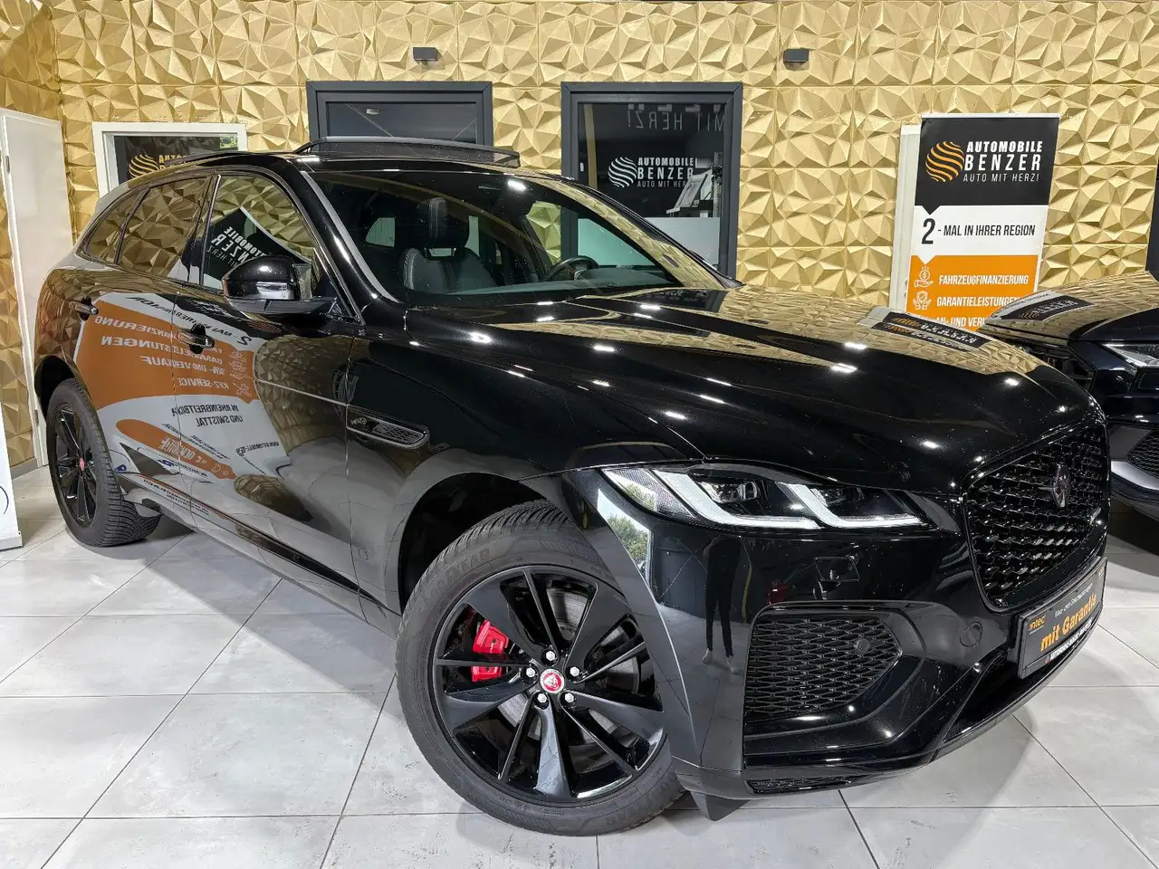 F-PaceF-PACE R-Dynamic SE AWD/D300/PANO/APPLE/MEMORY/