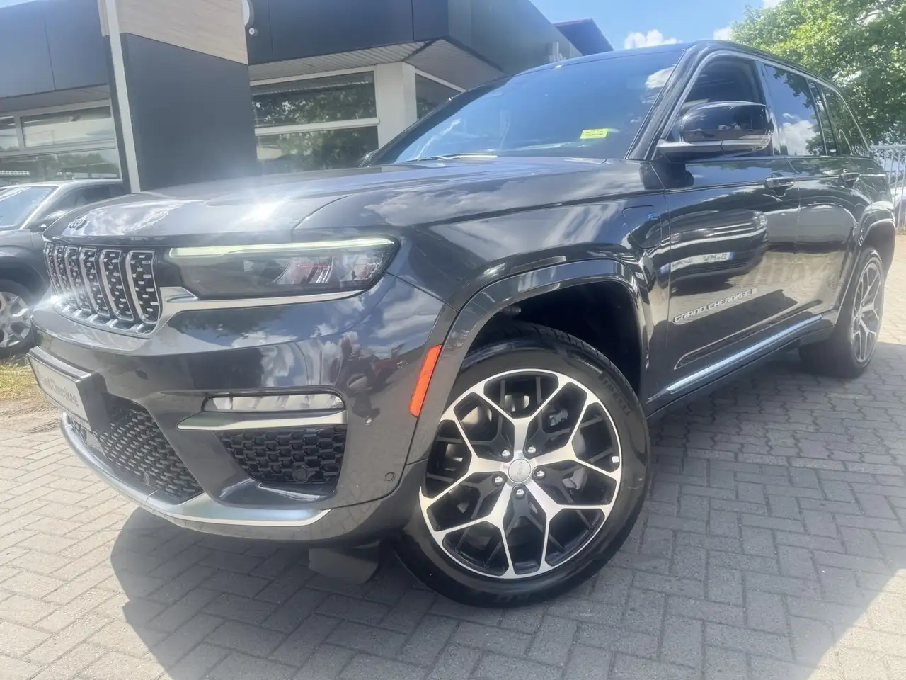 Grand CherokeePLUG-IN HYBRID MY24-SUMMIT 380PS