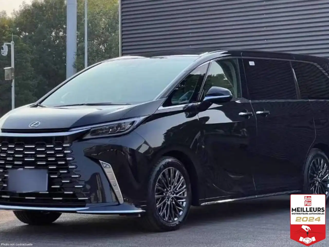LM350h 4WD Executive 7PL