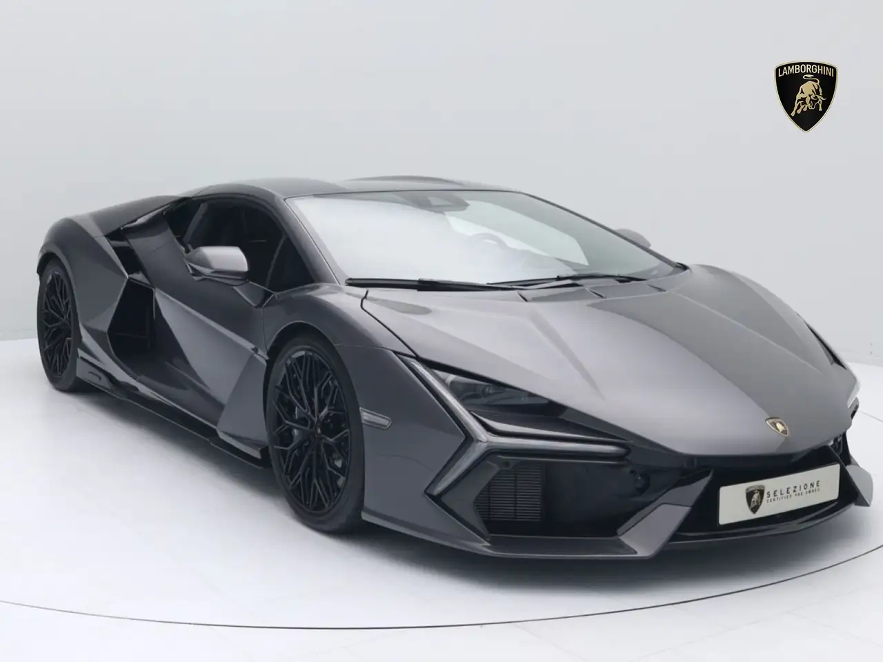 RevueltoMY24 I Grigio Keres I CARBON