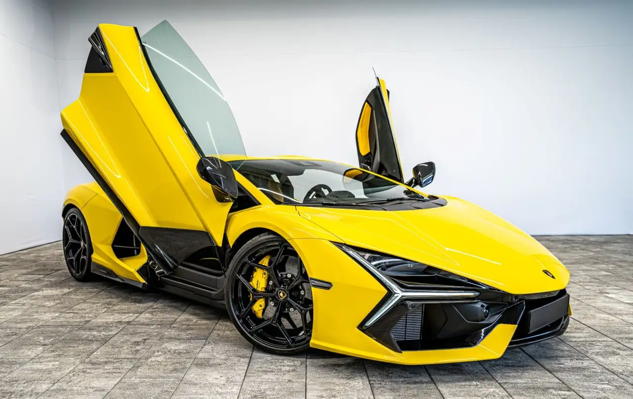 Revuelto°Ad Personam°Yellow Belenus°Vollcarbon°