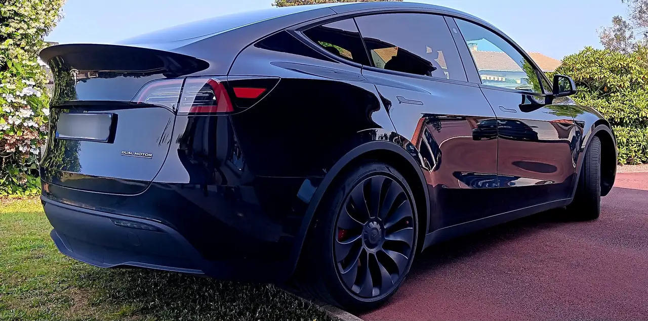 Model YPerformance AWD 534cv