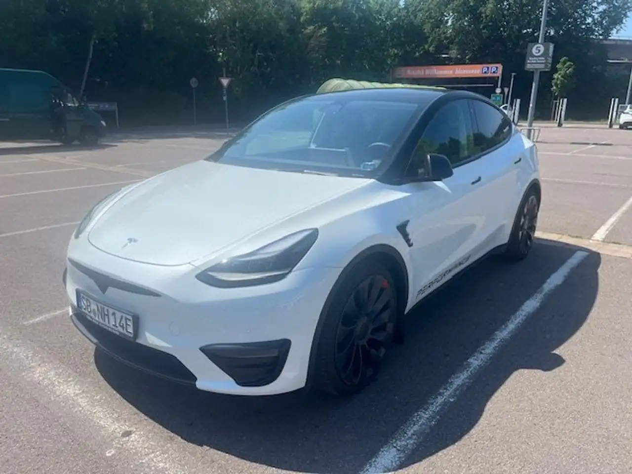 Model YModel Y Performance Dual Motor AWD