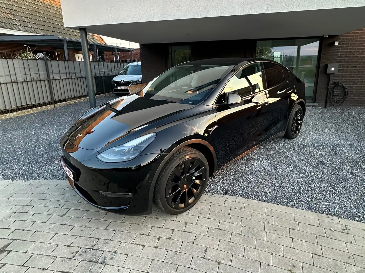 Model YModel Y 72.5 kWh Dual Motor Long Range (324 kW)