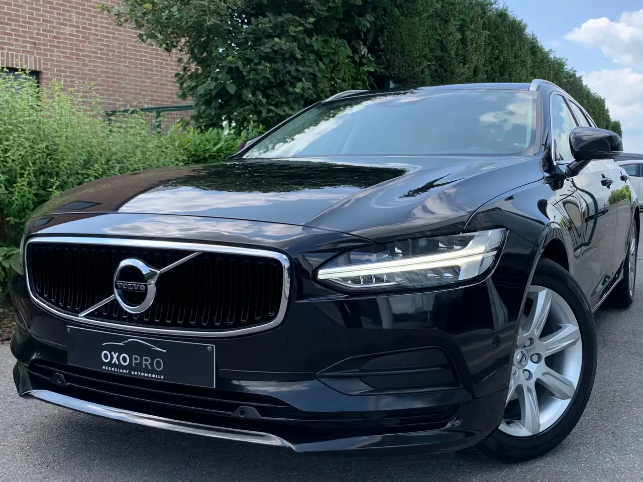 V902.0 D3 / Boite Auto / Xenon / Gps / Cuir / Camera