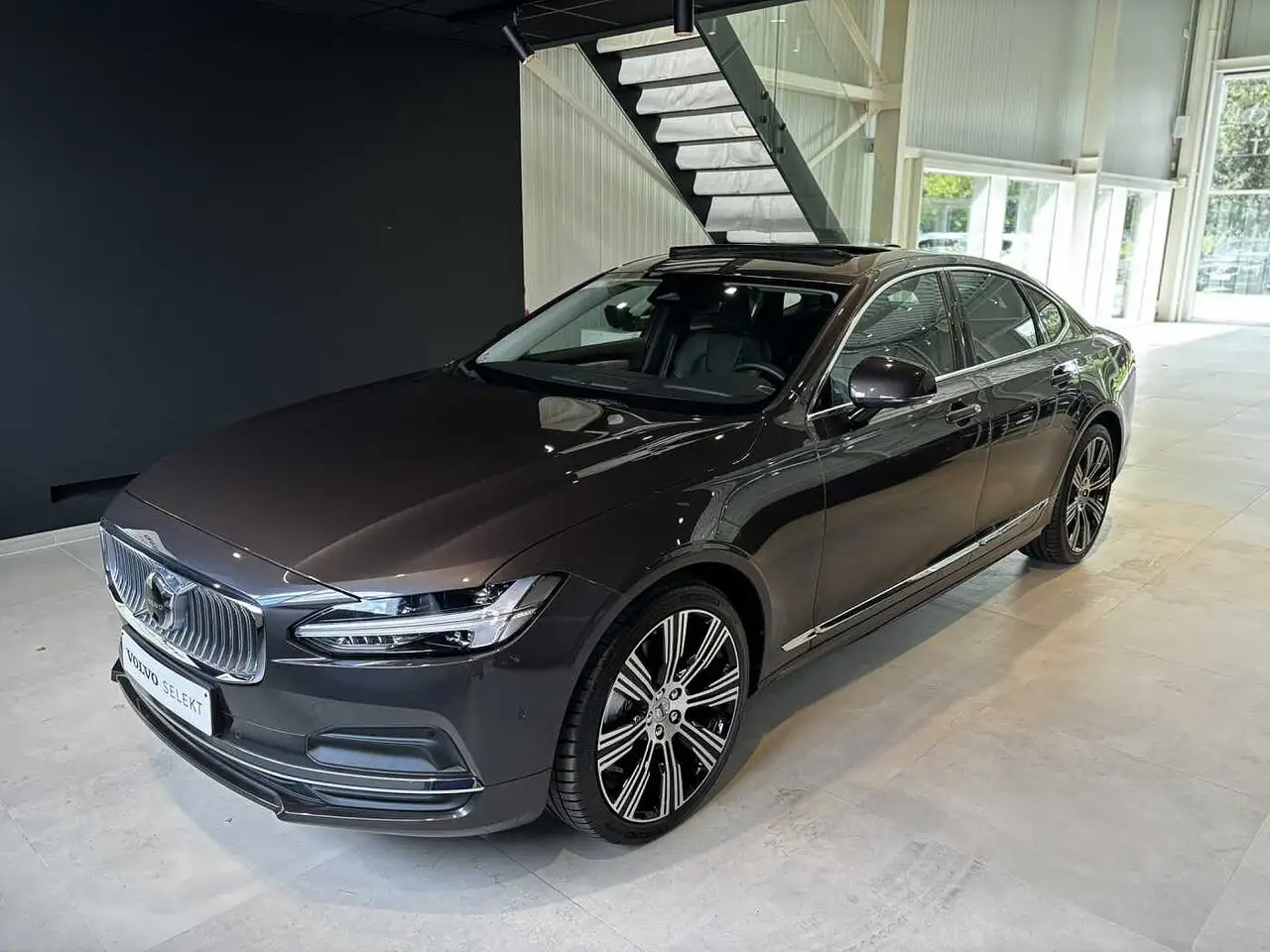 S90Plus, B4 Mild hybrid, Benzine, Bright