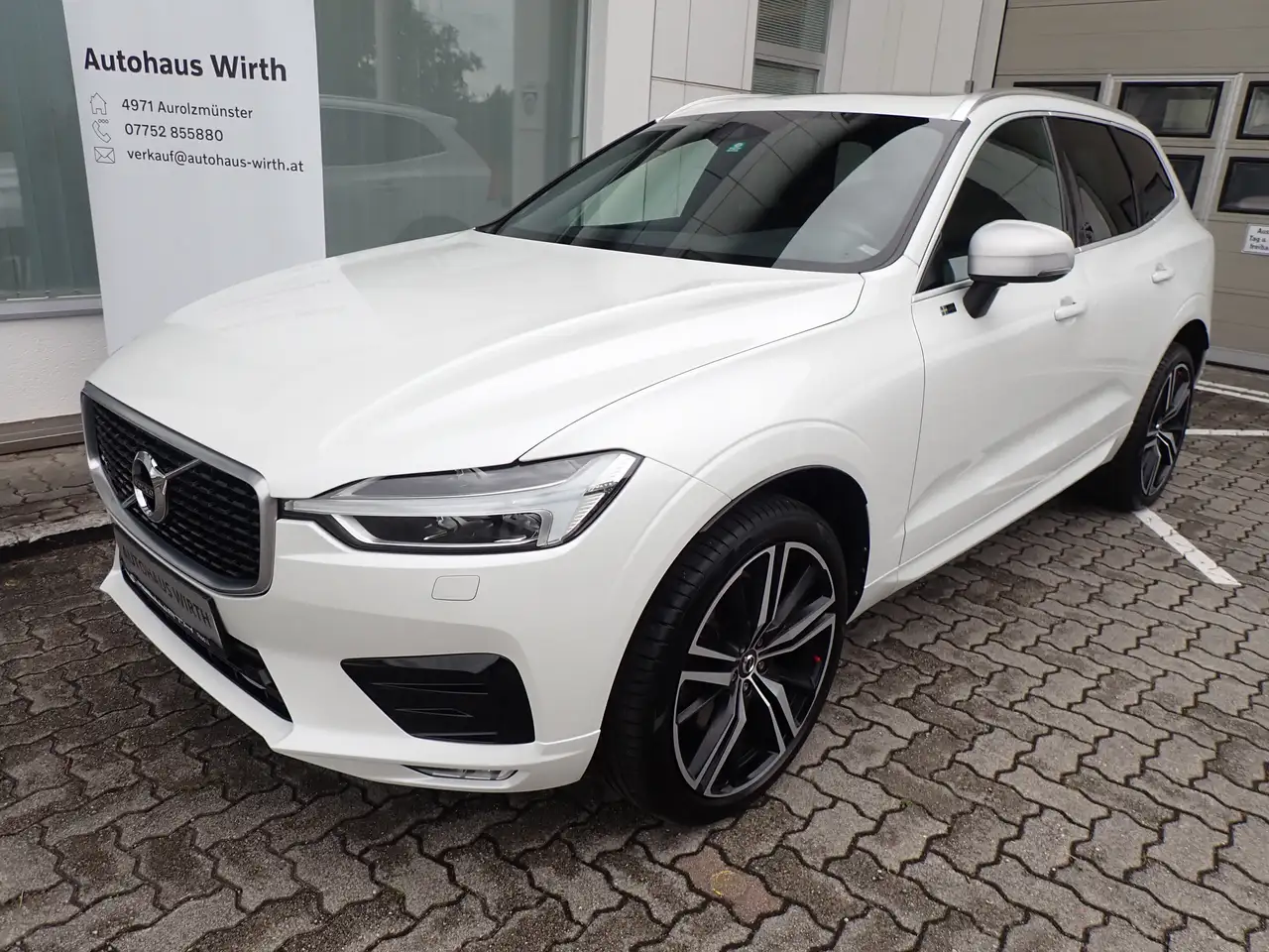XC60D5 R-Design AWD Geartronic / LP:74490.-