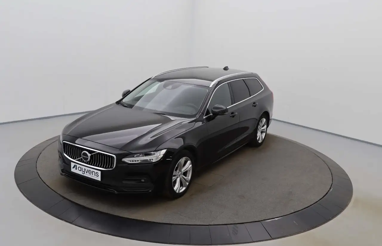 V90B4 D Geartronic Momentum Pro LEDER keyless ACC