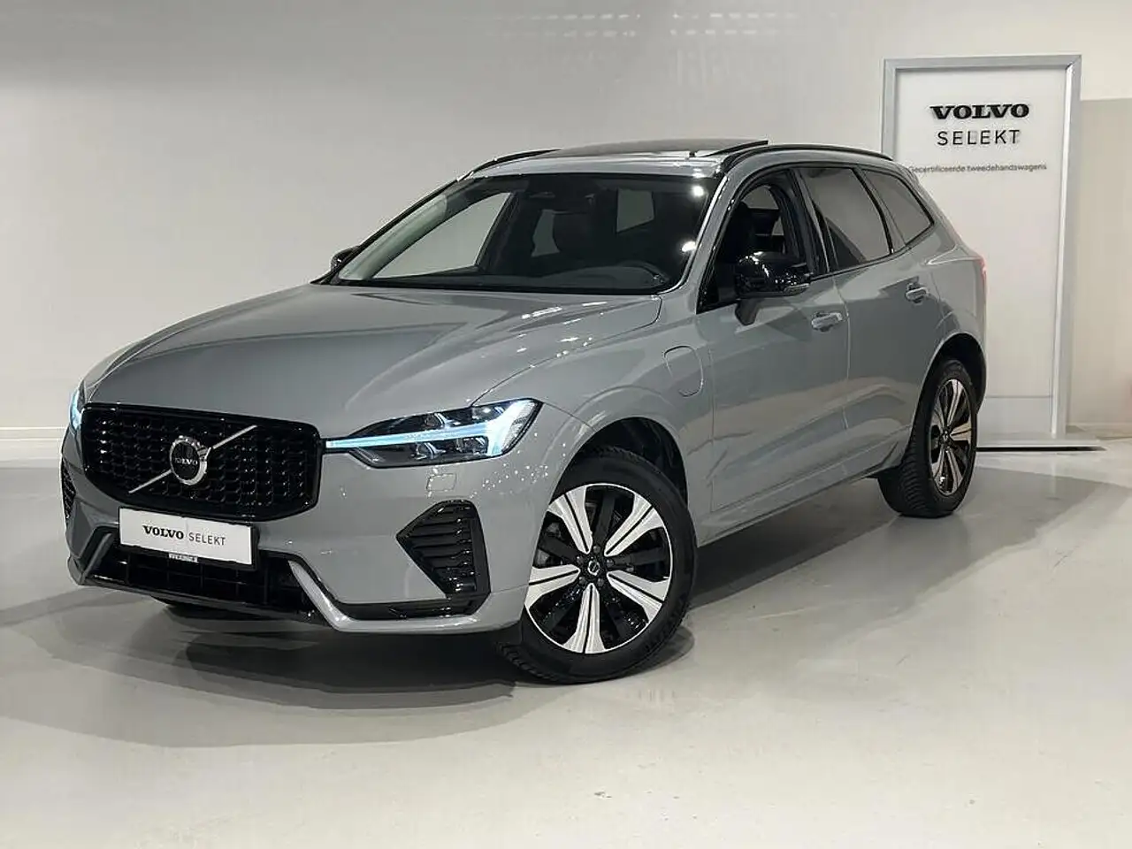 XC60T6 Recharge Plus Dark