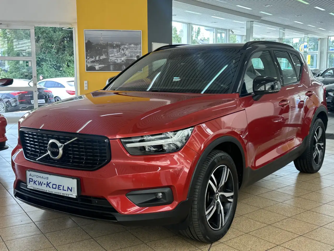 XC40R Design 2WD *NAVi*KAMERA*LED*LEDER*SPUR*