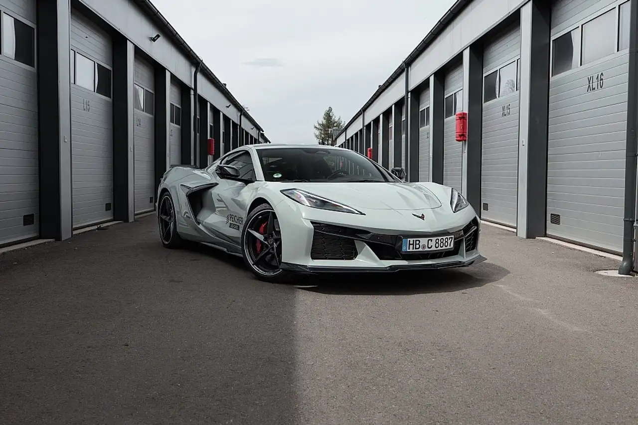 CorvetteC8 E-Ray Coupe 3LZ 6,2 L V8 HYBRID AT AWD / ALL...