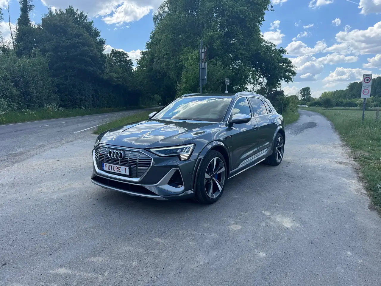 e-trone-tron S quattro